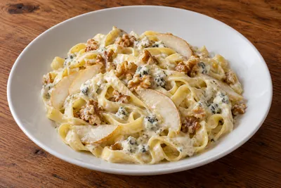 Dolce Gorgonzola — AI ilustracija jela iz jelovnika Ručkić